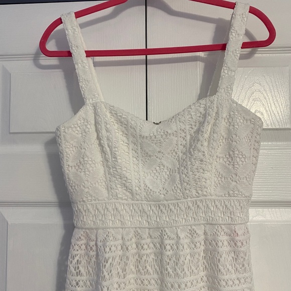 Elegant White Lace Dress - Picture 9 of 16